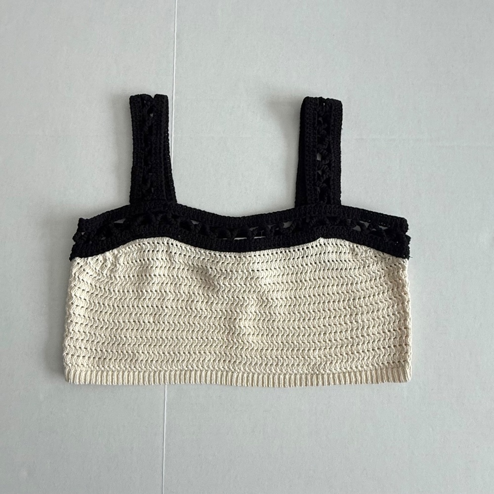 House of Harlow 1960 Crochet Cropped Top